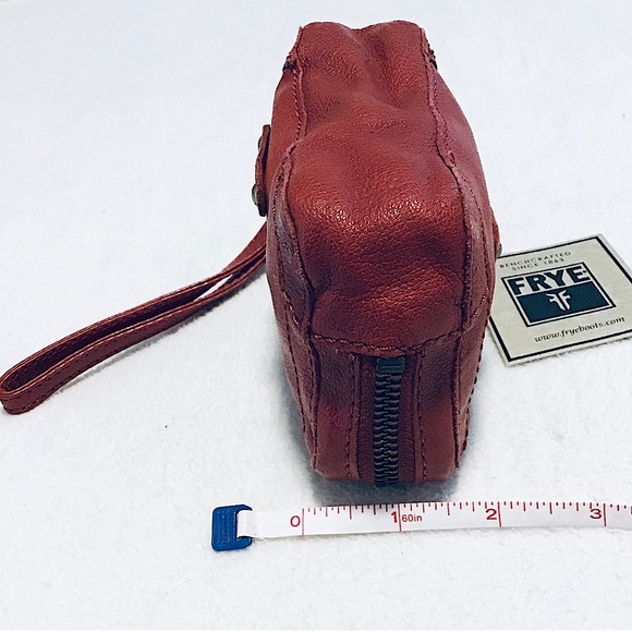 NWT Frye Carson Zippered Wristlet Burnt Red Leather with detachable strap - Picture 7 of 8